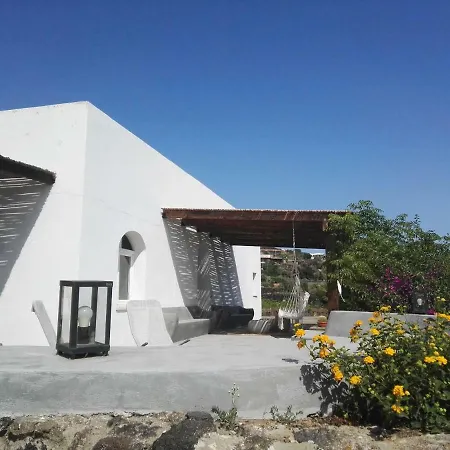 Holiday home Dammuso Aia